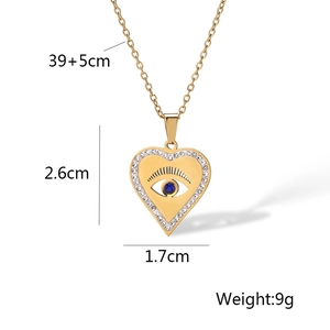 Detailed view of heart pendant with blue evil eye and dimensions 39+5cm chain length