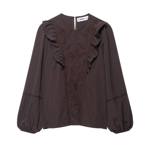 Chemisier femme marron foncé avec broderie florale, volants et manches élastiques
