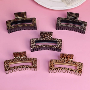 Leopard Print Hair Claw Clip Square Hollow Acrylic Resin Shark Hair Accessory For Women Vintage Fashion Hair Clamp