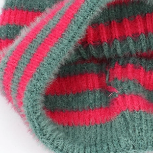 Damen Strickmütze mit Katzenohren, rosa-grüne Streifen, warme flauschige Textur