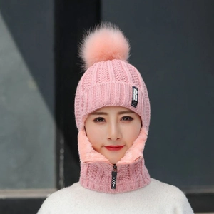 Bonnet en tricot rose avec pompon en fausse fourrure et cache-col à fermeture éclair