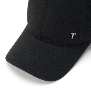 Winter men's thermal baseball cap with ear protection and silver metallic T logo detail