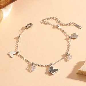 Elegante bracciale a farfalla in argento S925 con conchiglie nere e zirconi scintillanti