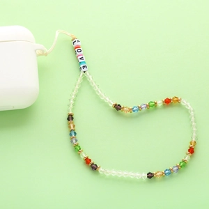 Dragonne de téléphone en perles colorées avec lettres LOVE en acrylique sur étui d'écouteurs