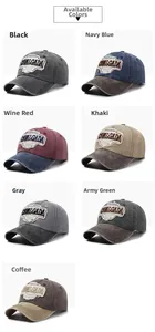 Dettaglio di cappelli vintage in cotone con toppe ricamate in diverse varianti colore