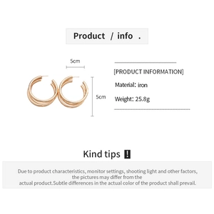 Detailed specs for triple-layer gold hoop earrings in iron, 5cm diameter, 25.8g weight