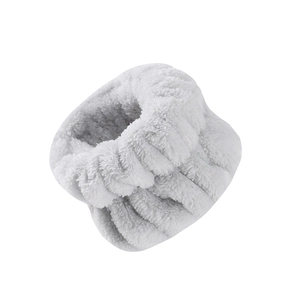 Muñequera absorbente de forro polar coral gris claro para lavarse la cara evita el agua