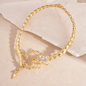 Bracelet jonc scorpion doré chic avec strass brillants pour femmes élégantes