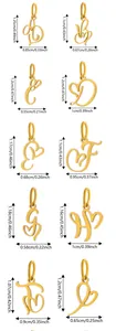 Detailed size chart for heart-shaped alphabet pendants in centimeters and inches