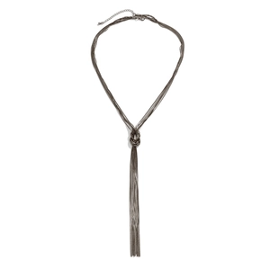 Detail der gunmetal mehrsträngigen Schlangenkette mit elegantem Quastenknoten-Design