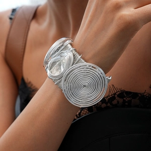 Bracelet manchette multicouche en fil d'argent avec cristal de forme poire pour femme