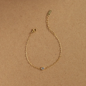 Détail du bracelet plaqué or 18 carats avec fermoir homard et poinçon K18
