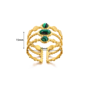 Detail view of a multi-layer gold stainless steel ring with dimensions 15mm and 20mm