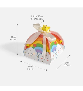 Dimensions détaillées de la boîte cadeau arc-en-ciel avec ruban et motif nuages mignons