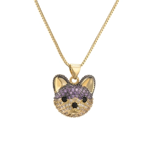 Collier avec pendentif chiot mignon et cristaux micro-pavés sur chaîne dorée