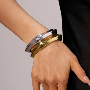 Polished Metallic Finish Acrylic Irregular Wave Open Bangle Minimalist Modern Fashion Jewelry Accessories For Women