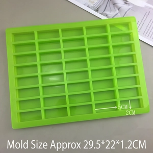 Détails du moule en silicone vert à 40 cavités avec grilles rectangulaires de 5x2cm