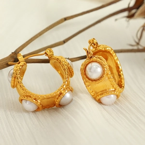 French vintage titanium steel C-shape hoop earrings with faux pearl and gold texture