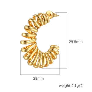 Boucles d'oreilles créoles C spirale en acier doré 29,5 mm avec texture polie