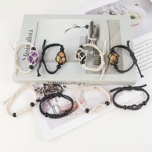 Bracciale fatto a mano in corda intrecciata con pietra di cristallo naturale boho