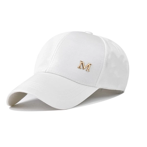 Cappellino da baseball bianco in cotone da donna con logo M dorato, stile street casual