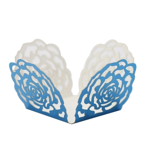 Décoration de gâteau en papier découpé au laser avec motif de rose bleue pour mariage