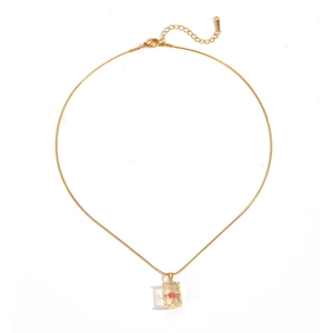 Collier élégant en acier inoxydable doré avec pendentif cœur rose en cadre rectangulaire