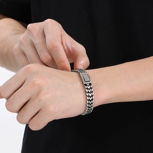 Bracciale cuore vintage per uomo e donna in argento antico con catena a forma di V