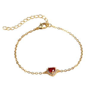 Bracelet élégant en chaîne dorée avec pierre rouge en cœur et oxydes de zirconium brillants