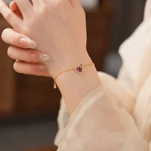 18K vergoldetes hohles Kürbis Armband mit rotem Zirkon Besatz für Damen Schmuck