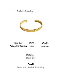 Dettagli del bracciale dorato a righe con larghezza di 0,6 cm e peso di 11,20 g