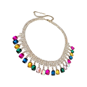 Collier chic de style français avec cristaux carrés et pampilles à franges diamantées
