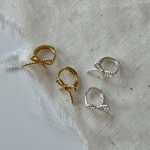 Minimalist 925 sterling silver bow earrings in gold and silver finish for women