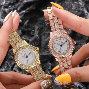 Women Luxury Rhinestone Quartz Watch Sparkly Crystal Alloy Steel Band Fashion Elegant Roman Numerals Wristwatch