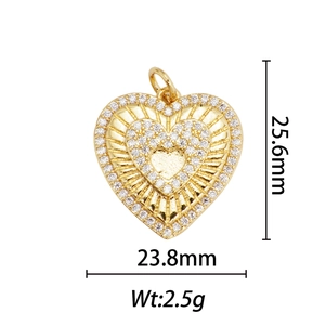 Macro pendentif coeur en or 18k avec diamants CZ et dimensions de 25,6mm x 23,8mm