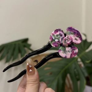 Pink acetate flower hair fork with three-petal design and black pin for women