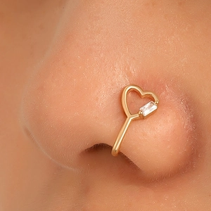 Gold heart-shaped non-pierced nose clip with a rectangular zircon for women