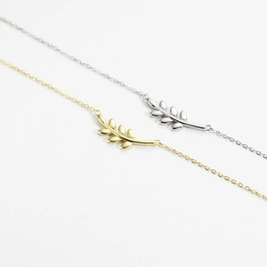 Minimalist S925 sterling silver leaf pendant necklaces in gold and silver finish