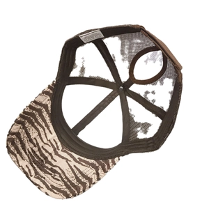 Modieuze zebra baseballpet met paardenstaartgat en bruine ademende mesh achterkant