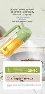 Kitchen oil sprayer bottle showing 0.5g precise mist measurement for healthy cooking