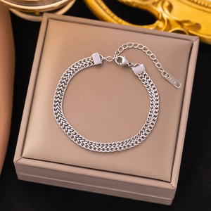 Bracelet à chaîne double couche en acier titane rétro avec finition argentée