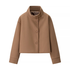 Manteau femme en laine camel avec col montant et fermeture boutonnée pour l'hiver