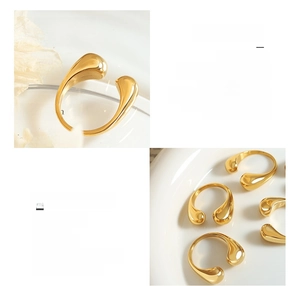 Detail of 18K gold plated surgical titanium steel U-shaped adjustable open ring