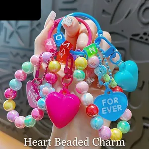 Simpatico Portachiavi a Forma di Cuore con Perline Colorate Pendente per Borsa in Acrilico Colori Macaron Lettere Charm Cuore For Ever per Donne Ragazze Regalo