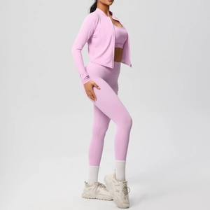 Set yoga rosa 3 pezzi con giacca zip, reggiseno sportivo e leggings a compressione