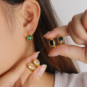 Vintage Stainless Steel Oval Zirconia Huggie Earrings For Women 18K Gold Plated Beaded Edge Geometric Luxury Jewelry Gift