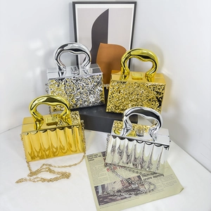 Borsa a Scatola in Acrilico Metallico Donna Lusso Ghiaccio Incrinato Texture a Onde Borsa a Mano Con Catena Pochette Oro Argento