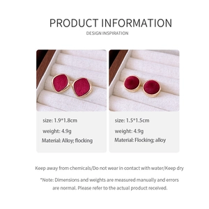 Produktdetails für rote beflockte Ohrringe mit Maßen, Gewicht und Materialangaben