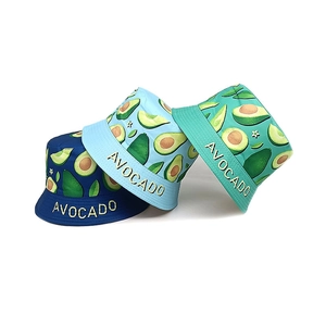 Détails de chapeaux bobs pour enfants avec motifs avocats et broderie jaune avocado