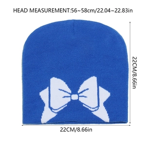 Détail des dimensions du bonnet en maille bleu marine 22x22cm pour tête 56-58cm